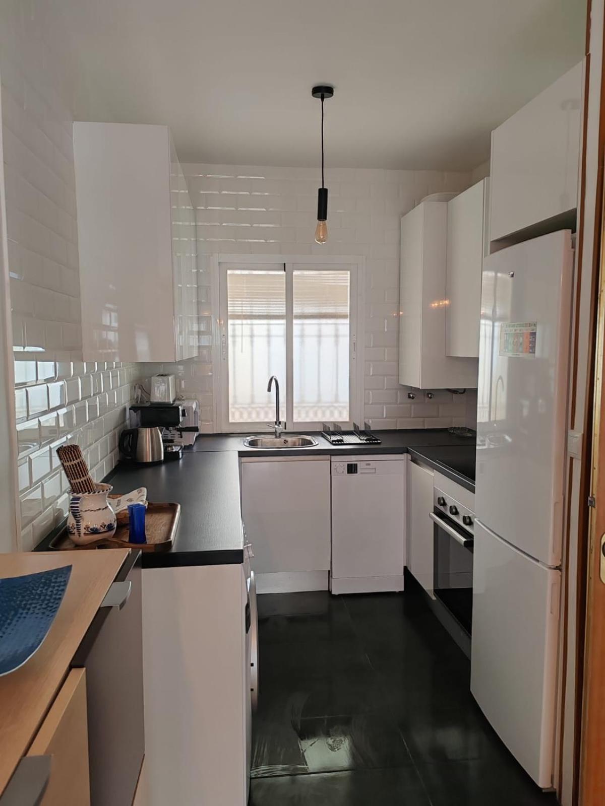 Seaview Apartment With Great Amenities & Facilities เบนัลมาเดนา ภายนอก รูปภาพ